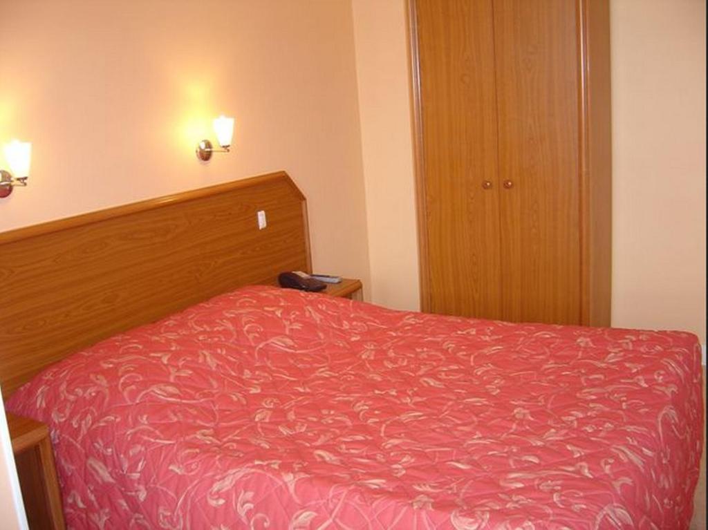 Paris Hotel Le Mediterraneen 객실 사진