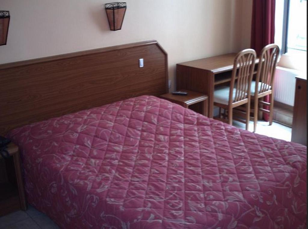 Paris Hotel Le Mediterraneen 객실 사진