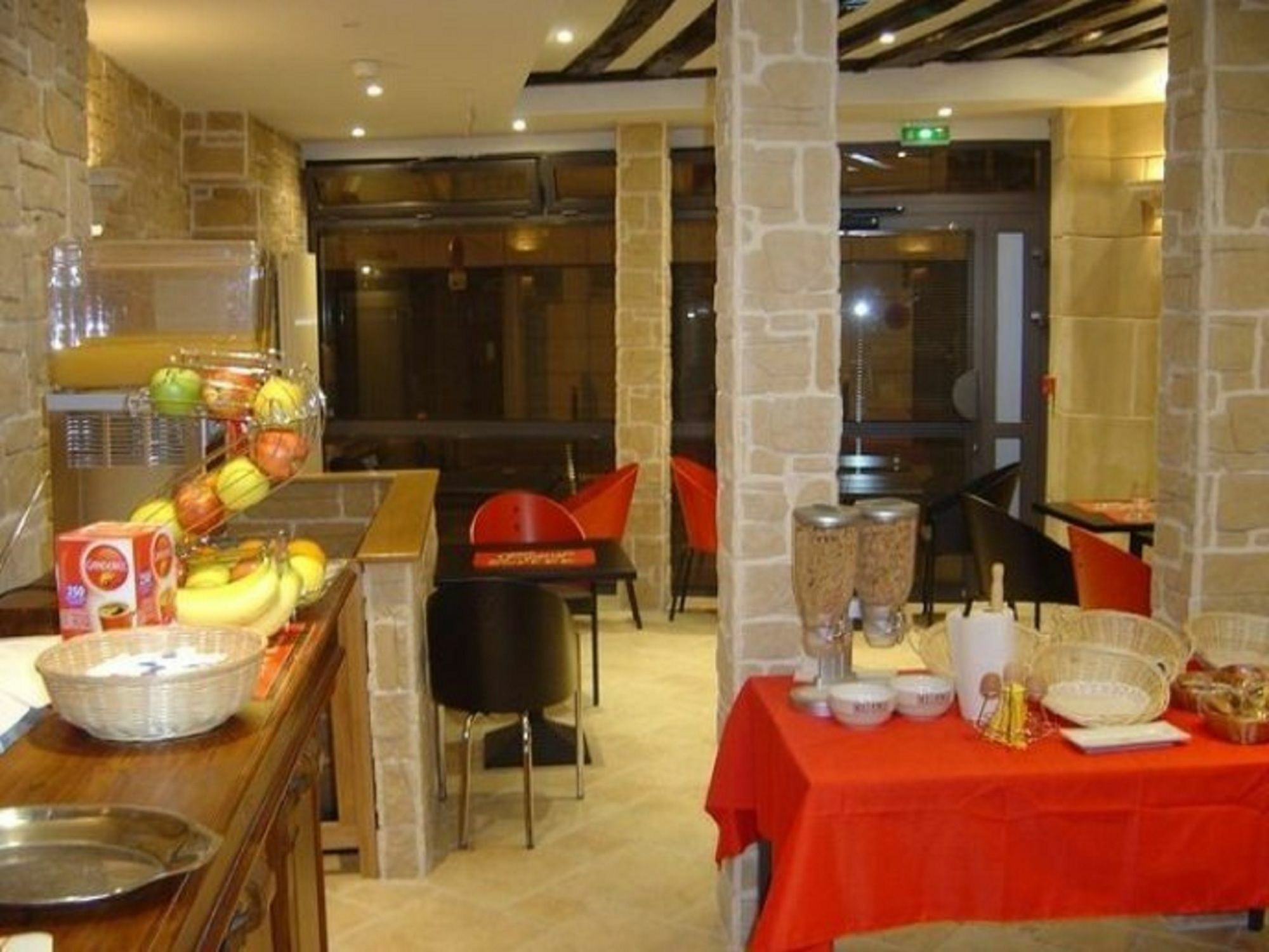 Paris Hotel Le Mediterraneen 외부 사진