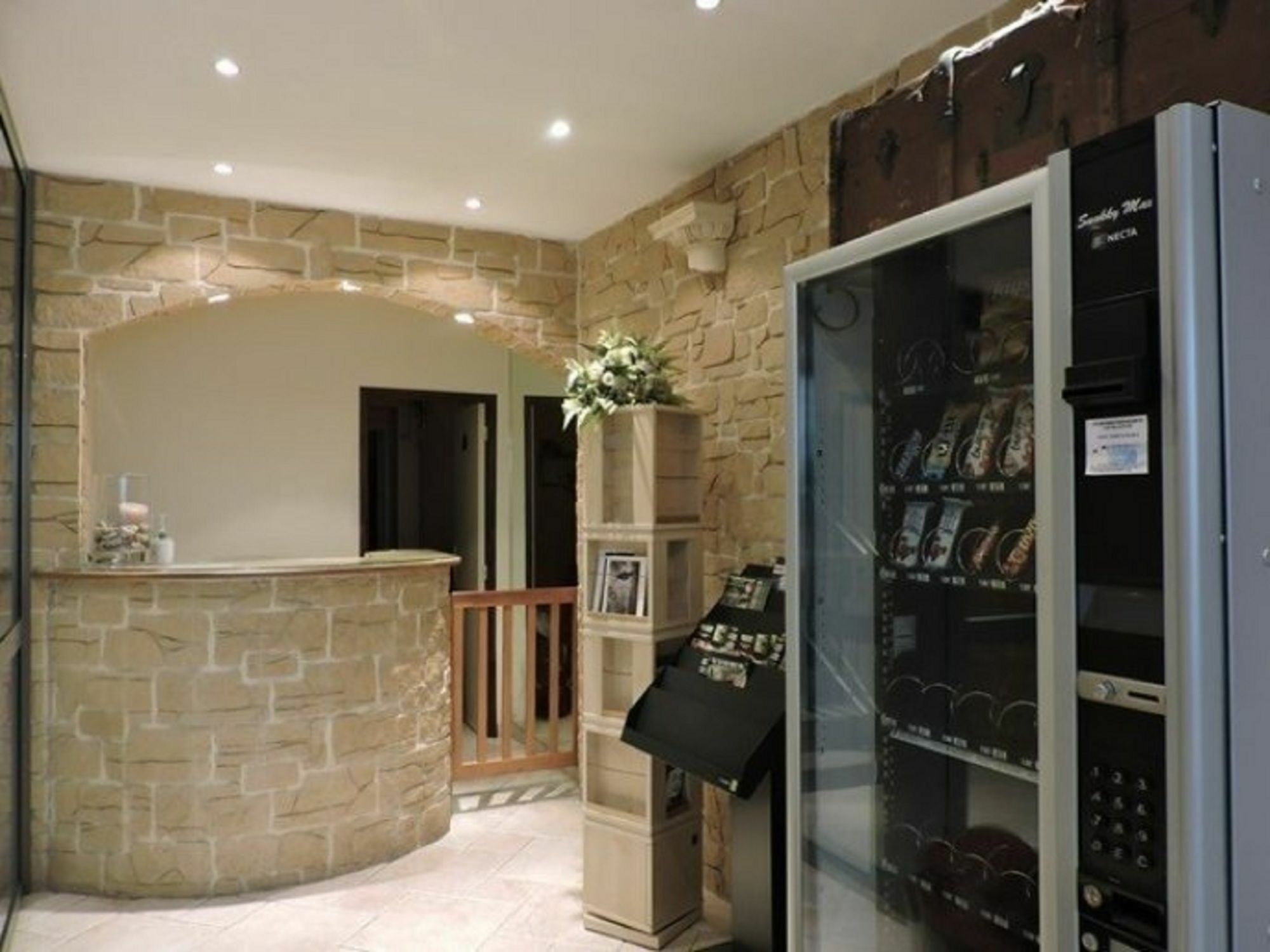 Paris Hotel Le Mediterraneen 외부 사진