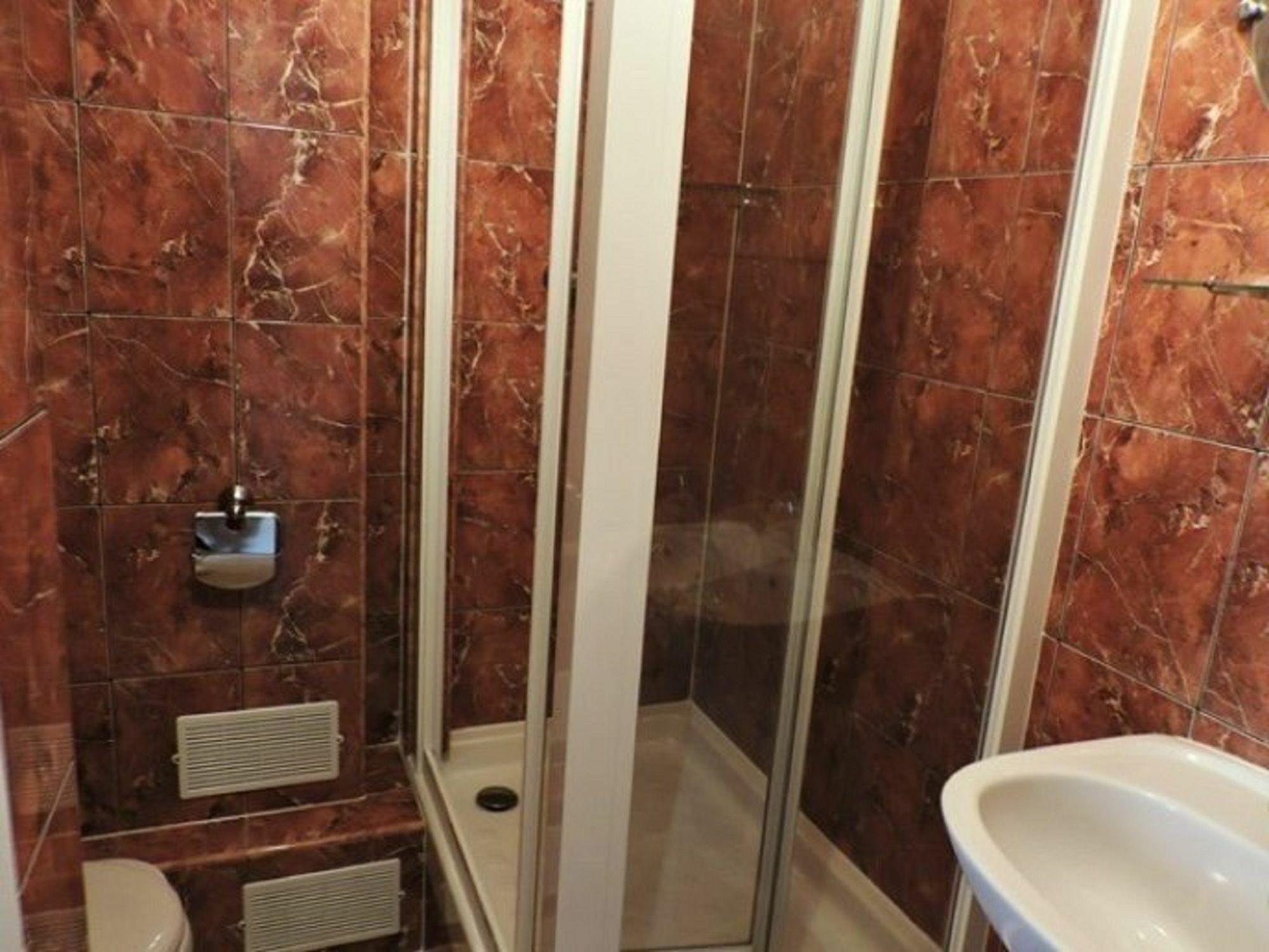 Paris Hotel Le Mediterraneen 외부 사진