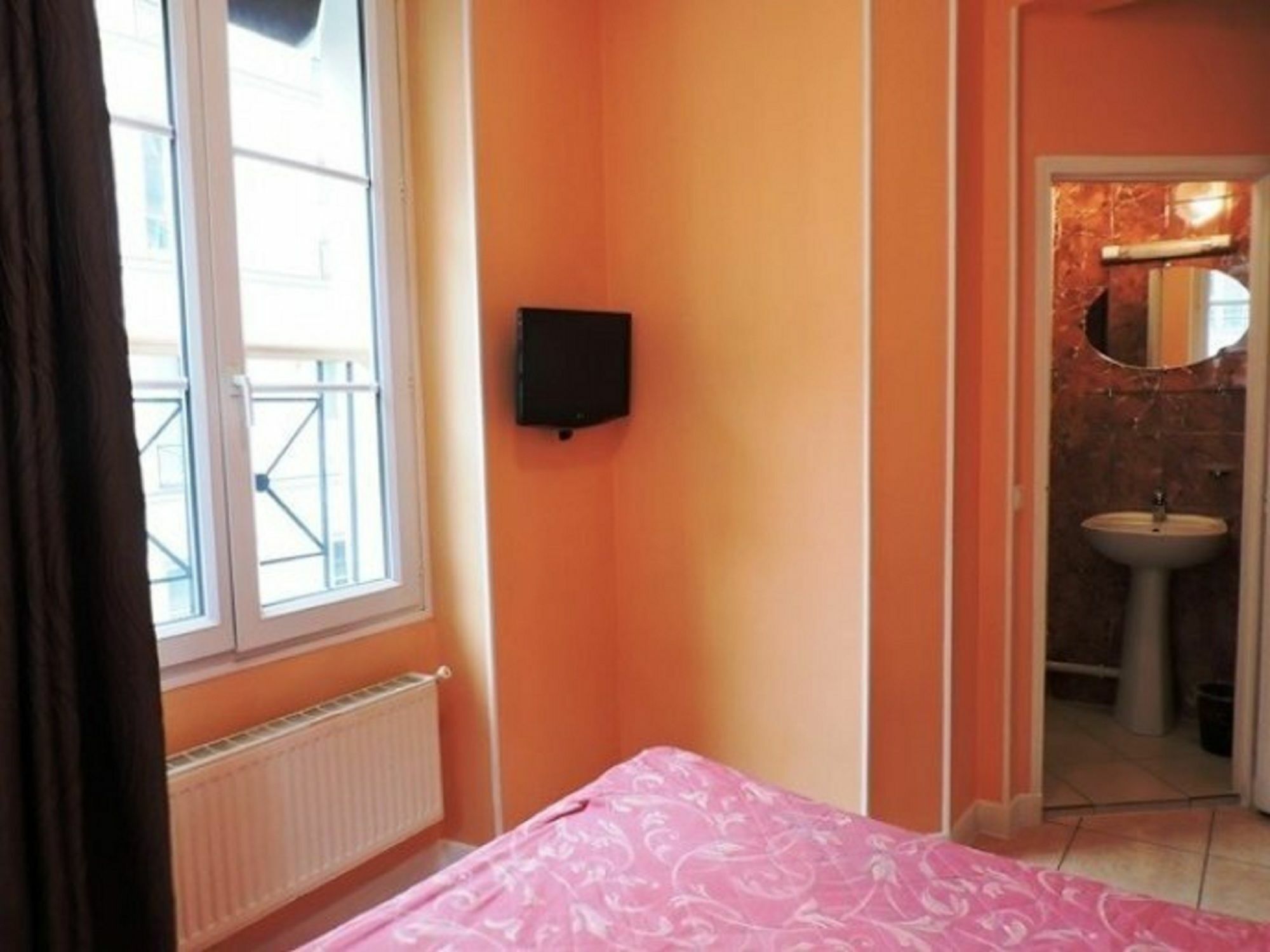 Paris Hotel Le Mediterraneen 외부 사진