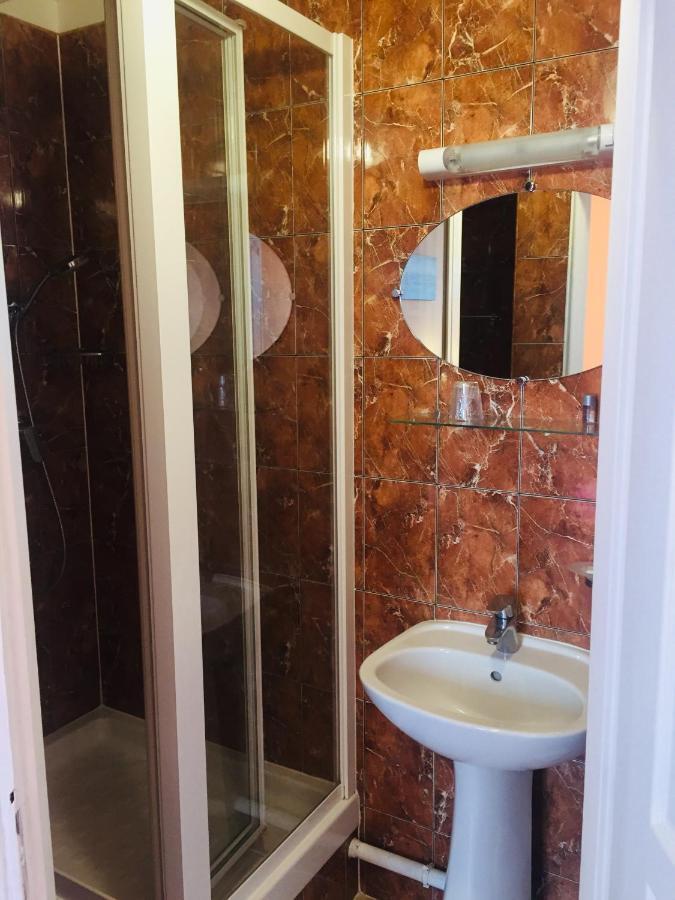 Paris Hotel Le Mediterraneen 외부 사진