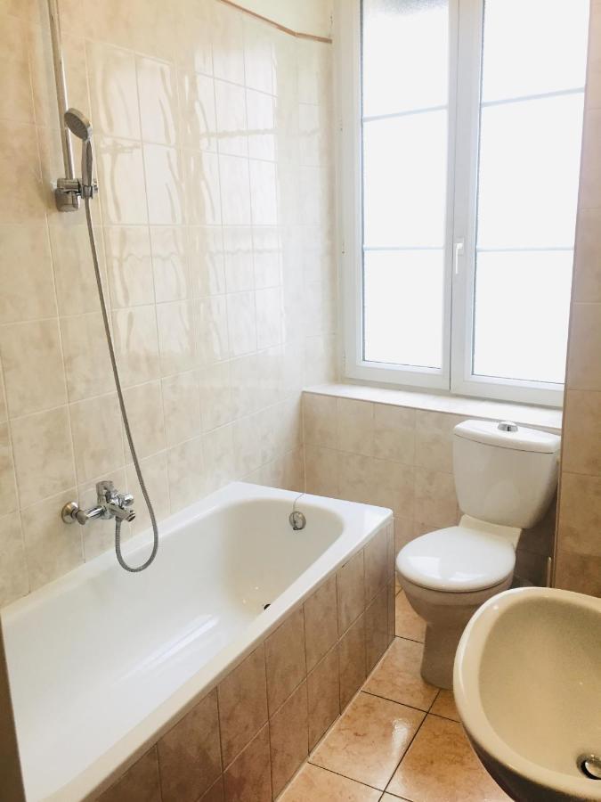 Paris Hotel Le Mediterraneen 외부 사진