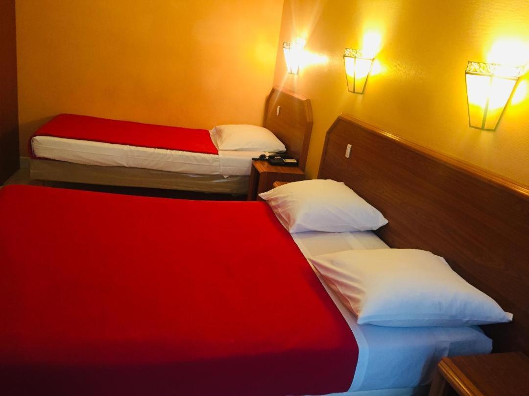 Paris Hotel Le Mediterraneen 외부 사진